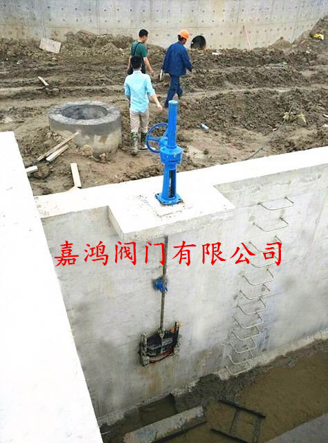 重庆巴南污水处理厂铸铁闸门安装